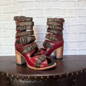 FreeBird Bond Red Snake Bootie size 8